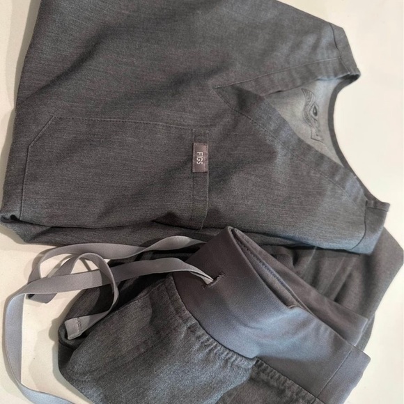 Figs Graphite xs - Picture 2 of 3